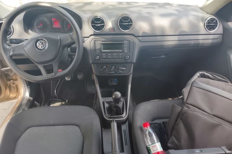 Used Volkswagen Jetta 2019 Dream Edition 1.5L Manual Fashion Version Center Console