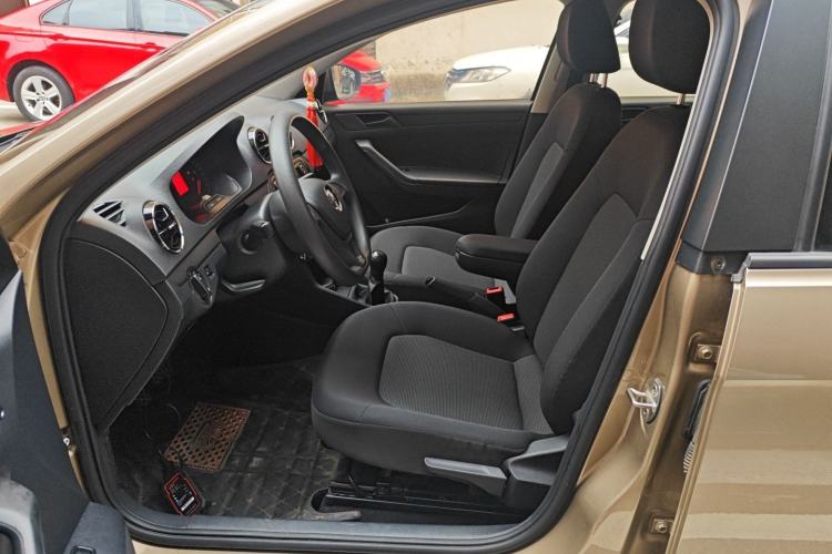 Used Volkswagen Jetta 2019 Dream Edition 1.5L Manual Fashion Version Left Front Seat