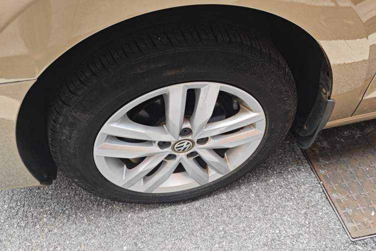 Used Volkswagen Jetta 2019 Dream Edition 1.5L Manual Fashion Version Left Front Wheel Hub