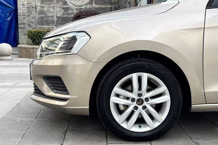Used Volkswagen Jetta 2019 Dream Edition 1.5L Automatic Fashionable Version Left Front Wheel Hub