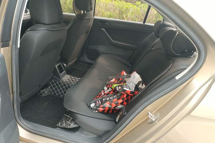 Used Volkswagen Jetta 2019 Dream Edition 1.5L Manual Fashion Version Left Rear Seat