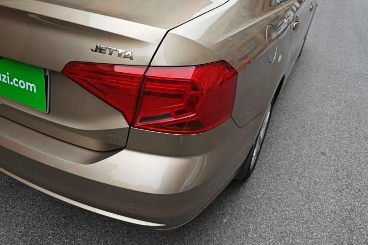 Used Volkswagen Jetta 2019 Dream Edition 1.5L Manual Fashion Version Right Rear Taillight