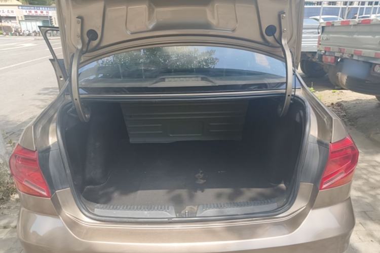 Used Volkswagen Jetta 2019 Dream Edition 1.5L Manual Fashion Version Trunk
