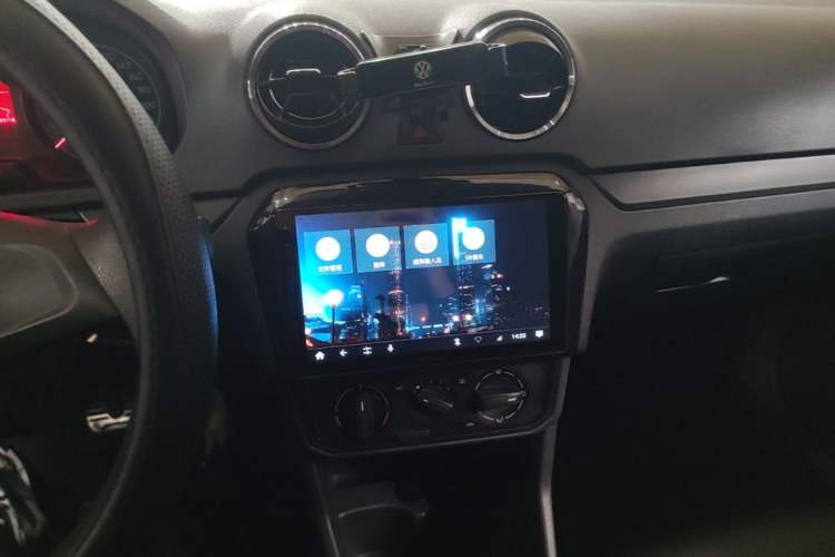 Used Volkswagen Jetta 2019 Dream Edition 1.5L Manual Fashion Version Audio And AC Panel