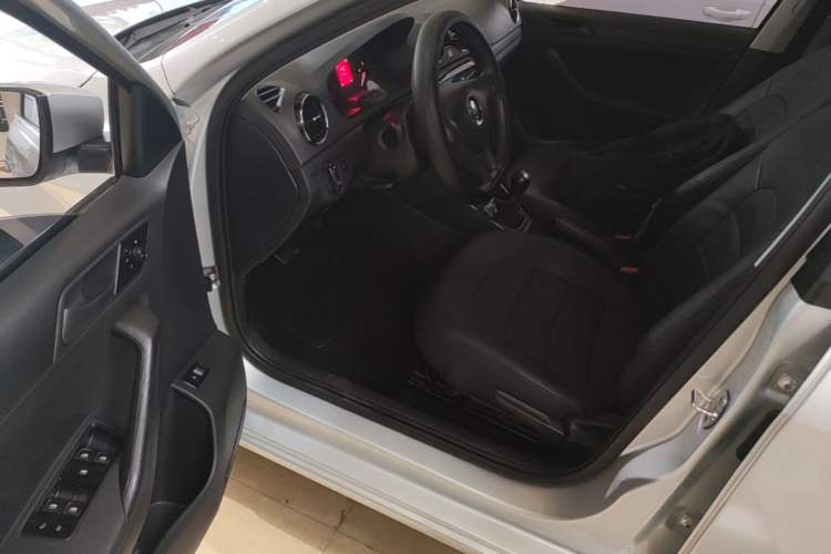 Used Volkswagen Jetta 2019 Dream Edition 1.5L Manual Fashion Version Driver Seat