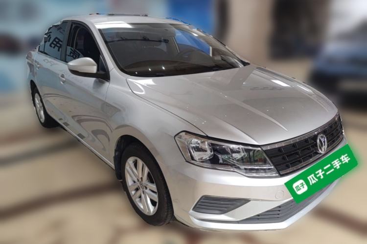 Used Volkswagen Jetta 2019 Dream Edition 1.5L Manual Fashion Version Front Right 45 Deg