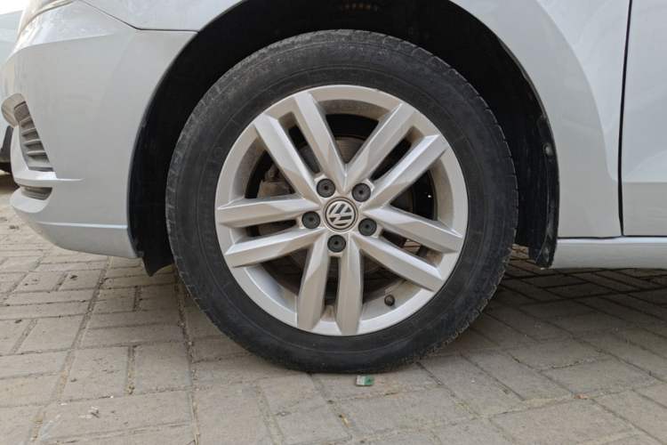 Used Volkswagen Jetta 2019 Dream Edition 1.4L Manual Fashion Version Left Front Wheel Hub