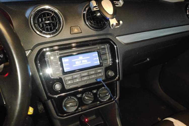 Used Volkswagen Jetta 2019 Dream Edition 1.5L Automatic Comfort Version Audio And AC Panel