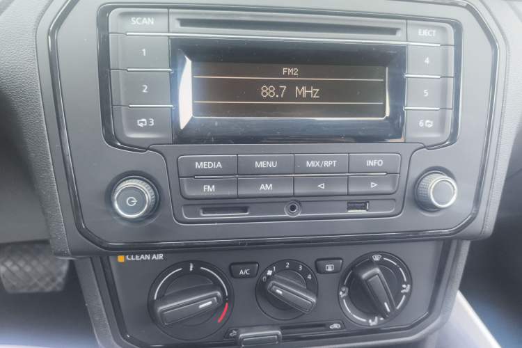 Used Volkswagen Jetta 2019 Dream Edition 1.5L Automatic Fashionable Version Audio And AC Panel