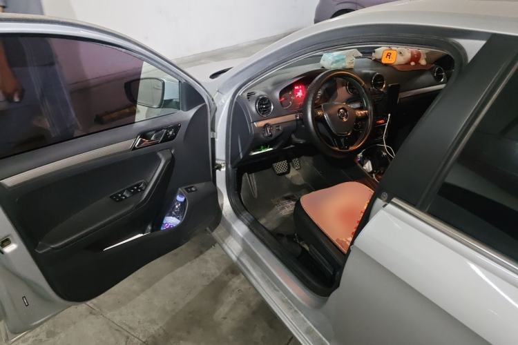 Used Volkswagen Jetta 2019 Dream Edition 1.5L Automatic Comfort Version Driver Seat