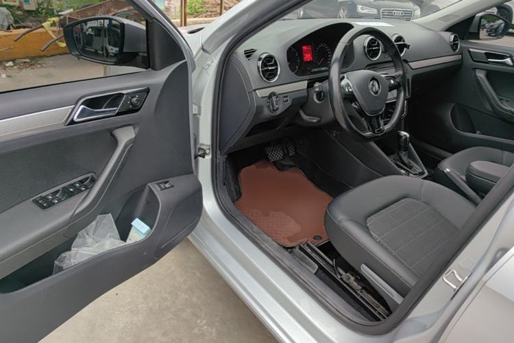 Used Volkswagen Jetta 2019 Dream Edition 1.5L Automatic Comfort Version Driver Seat