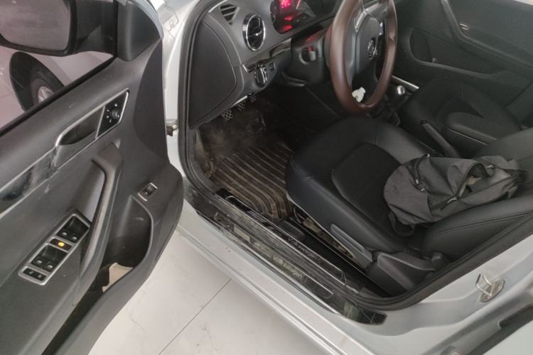 Used Volkswagen Jetta 2019 Dream Edition 1.5L Manual Fashion Version Driver Seat