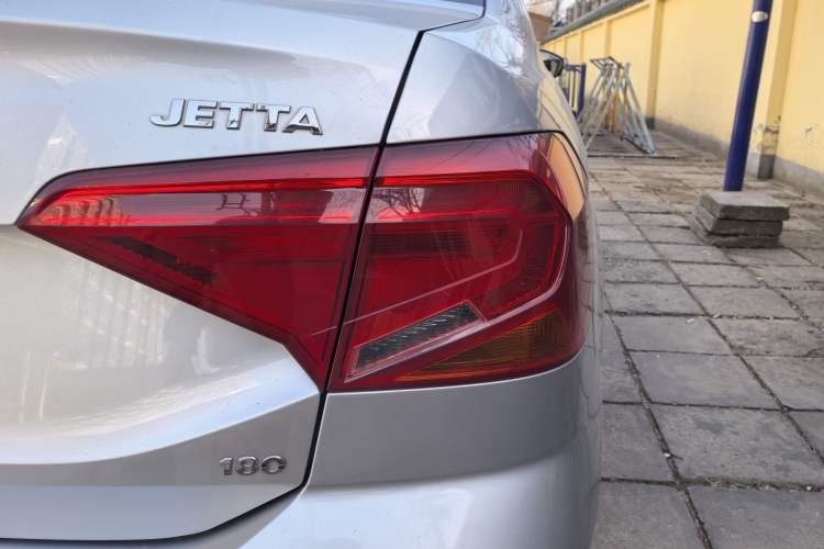 Used Volkswagen Jetta 2019 Dream Edition 1.5L Manual Fashion Version Exterior 5