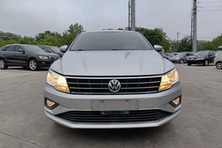 Used Volkswagen Jetta 2019 Dream Edition 1.5L Automatic Comfort Version Front