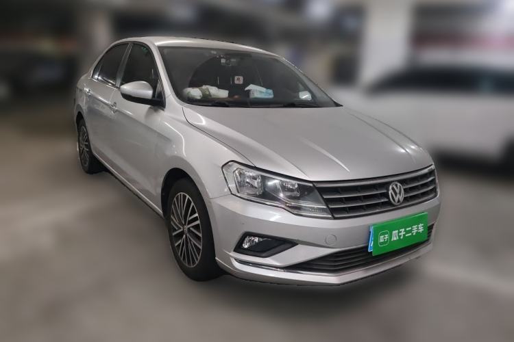 Used Volkswagen Jetta 2019 Dream Edition 1.5L Automatic Comfort Version Front Right 45 Deg