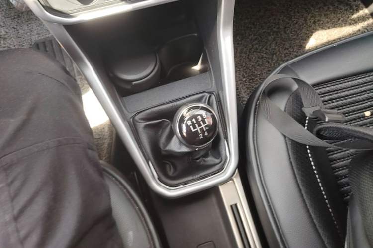 Used Volkswagen Jetta 2019 Dream Edition 1.5L Manual Fashion Version Gear Lever