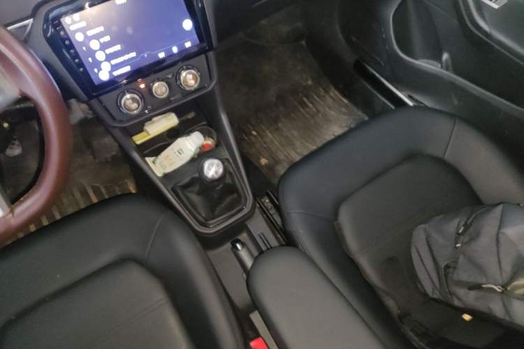 Used Volkswagen Jetta 2019 Dream Edition 1.5L Manual Fashion Version Gear Lever