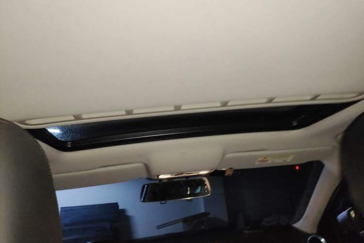 Used Volkswagen Jetta 2019 Dream Edition 1.5L Automatic Comfort Version Headliner