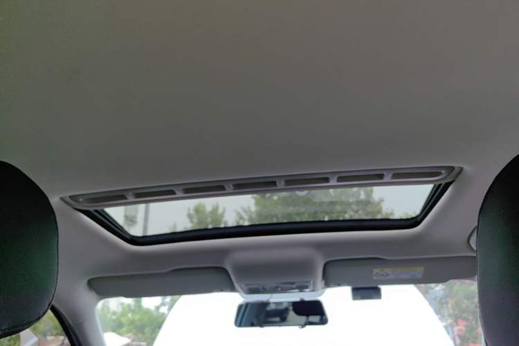 Used Volkswagen Jetta 2019 Dream Edition 1.5L Automatic Comfort Version Headliner