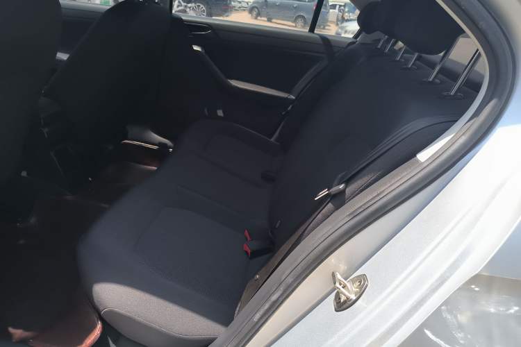Used Volkswagen Jetta 2019 Dream Edition 1.4L Manual Fashion Version Interior 1