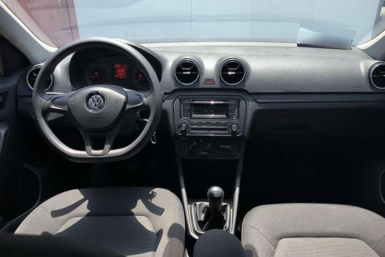Used Volkswagen Jetta 2019 Dream Edition 1.4L Manual Fashion Version Interior 3