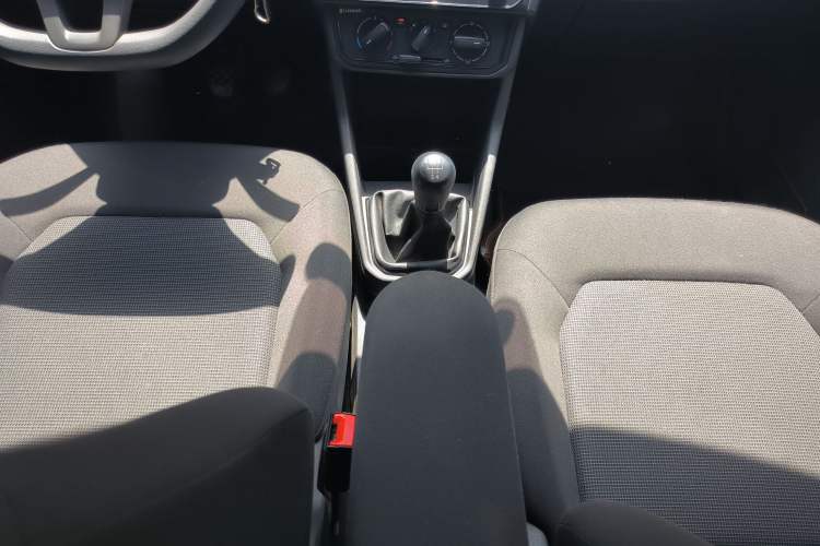 Used Volkswagen Jetta 2019 Dream Edition 1.4L Manual Fashion Version Interior 5