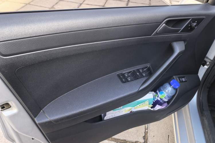 Used Volkswagen Jetta 2019 Dream Edition 1.5L Manual Fashion Version Interior 8