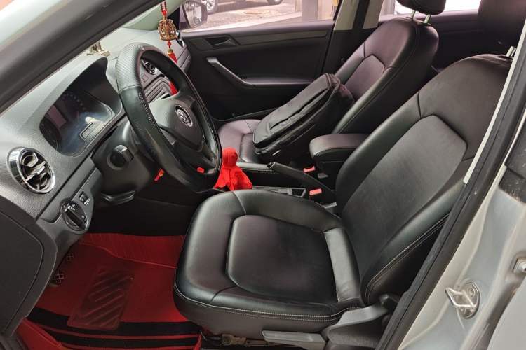 Used Volkswagen Jetta 2019 Dream Edition 1.4L Manual Fashion Version Left Front Seat