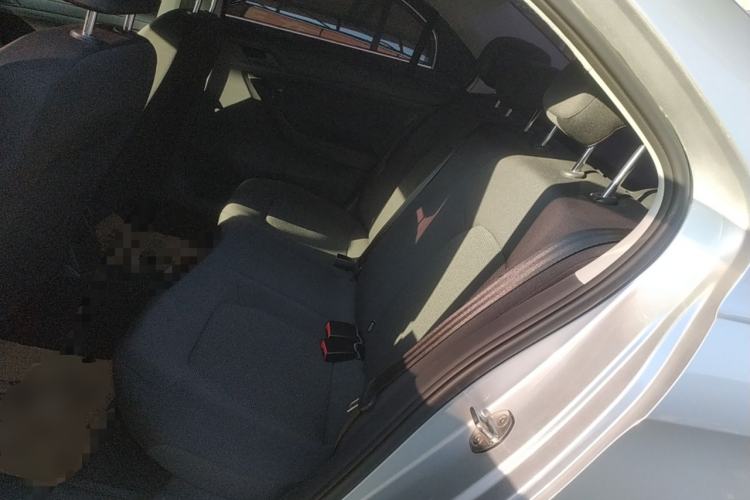 Used Volkswagen Jetta 2019 Dream Edition 1.5L Automatic Fashionable Version Left Rear Seat