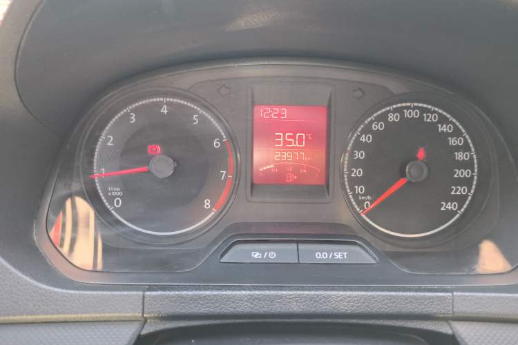 Used Volkswagen Jetta 2019 Dream Edition 1.4L Manual Fashion Version Odometer Close Up