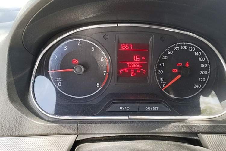 Used Volkswagen Jetta 2019 Dream Edition 1.4L Manual Comfort Version Odometer Close Up