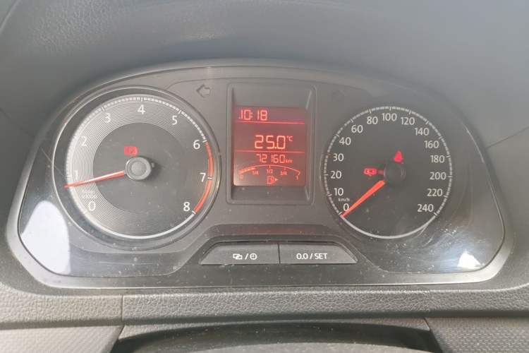 Used Volkswagen Jetta 2019 Dream Edition 1.5L Manual Fashion Version Odometer Close Up