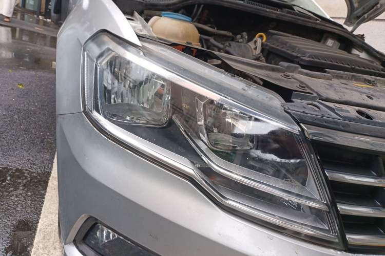 Used Volkswagen Jetta 2019 Dream Edition 1.5L Automatic Comfort Version Right Front Headlight