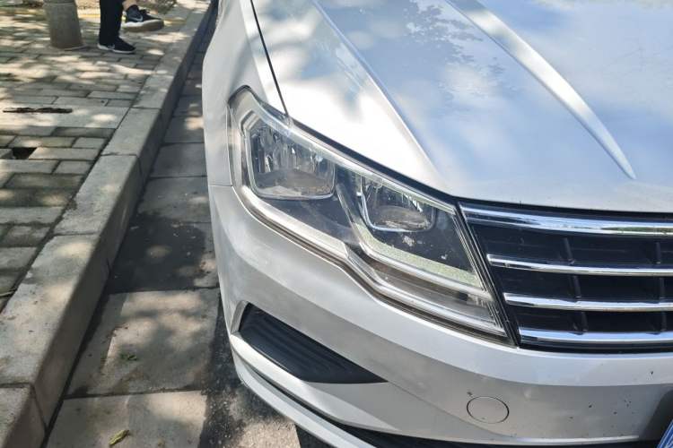 Used Volkswagen Jetta 2019 Dream Edition 1.5L Manual Fashion Version Right Front Headlight