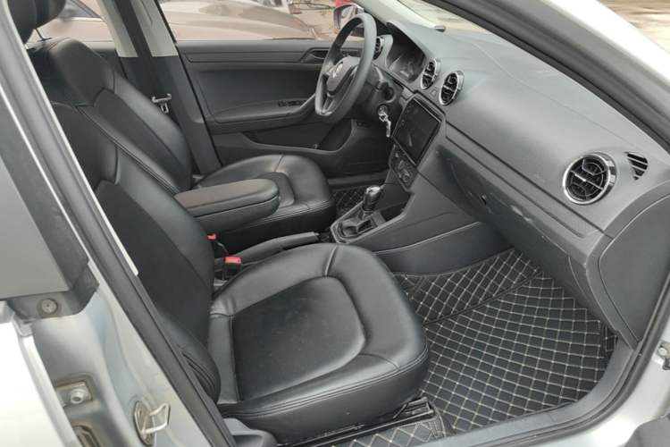 Used Volkswagen Jetta 2019 Dream Edition 1.5L Automatic Fashionable Version Right Front Seat