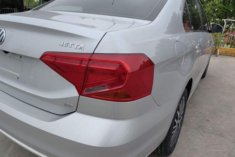 Used Volkswagen Jetta 2019 Dream Edition 1.5L Automatic Comfort Version Right Rear Taillight