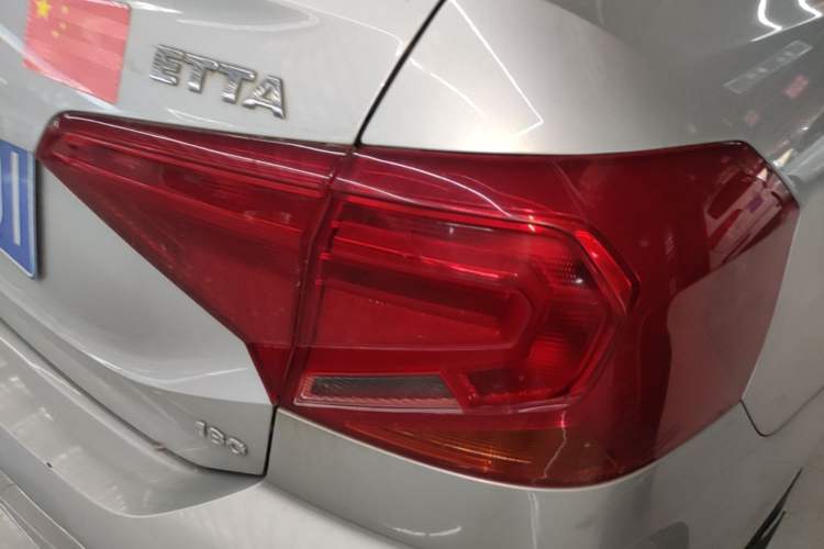 Used Volkswagen Jetta 2019 Dream Edition 1.5L Manual Fashion Version Right Rear Taillight