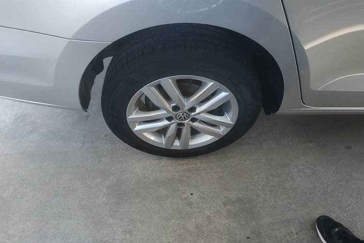 Used Volkswagen Jetta 2019 Dream Edition 1.5L Automatic Fashionable Version Right Rear Wheel Hub