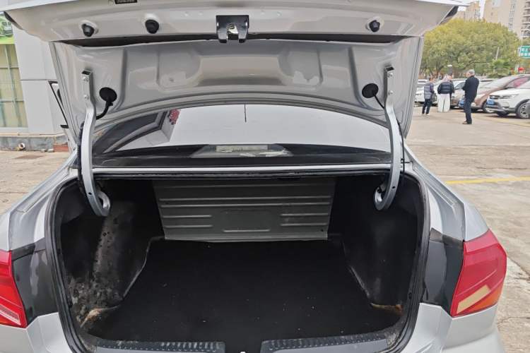 Used Volkswagen Jetta 2019 Dream Edition 1.5L Manual Fashion Version Trunk