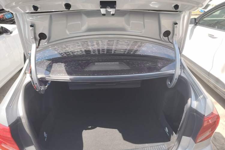 Used Volkswagen Jetta 2019 Dream Edition 1.5L Manual Fashion Version Trunk