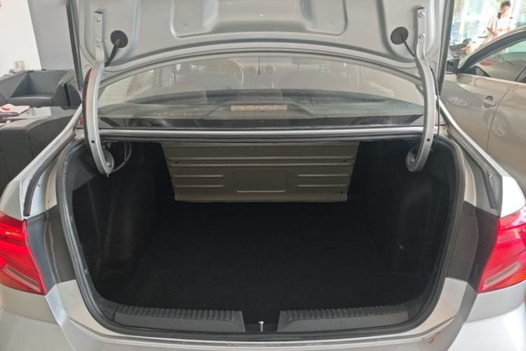 Used Volkswagen Jetta 2019 Dream Edition 1.5L Manual Fashion Version Trunk