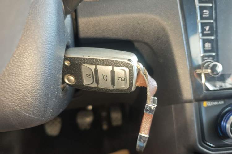 Used Volkswagen Jetta 2019 Dream Edition 1.5L Manual Fashion Version Vehicle Key