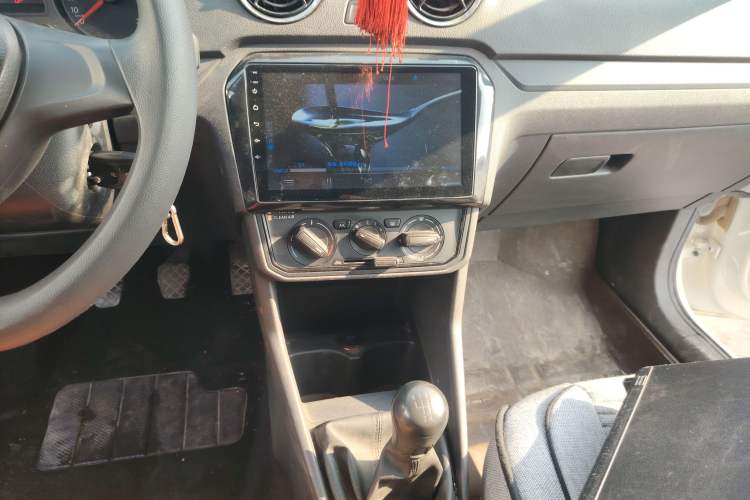Used Volkswagen Jetta 2019 Dream Edition 1.4L Manual Fashion Version Audio And AC Panel
