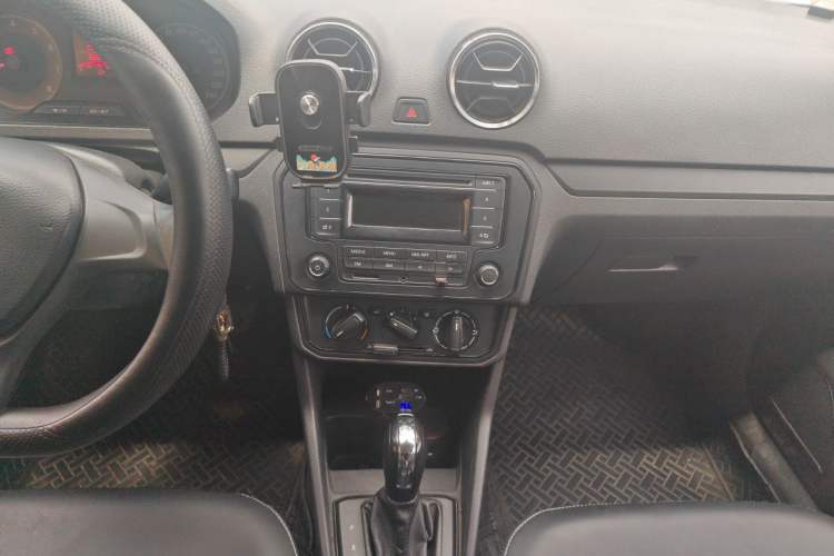 Used Volkswagen Jetta 2019 Dream Edition 1.5L Automatic Fashionable Version Audio And AC Panel