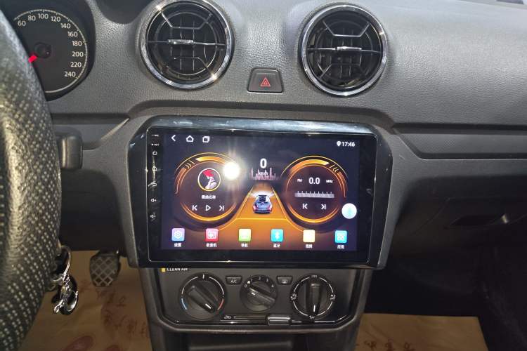 Used Volkswagen Jetta 2019 Dream Edition 1.4L Manual Fashion Version Audio And AC Panel