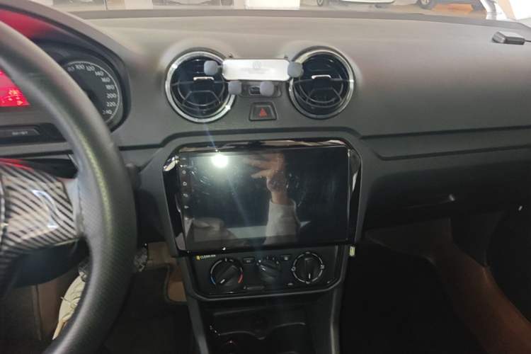 Used Volkswagen Jetta 2019 Dream Edition 1.5L Manual Fashion Version Audio And AC Panel