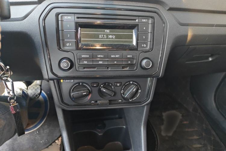 Used Volkswagen Jetta 2019 Dream Edition 1.5L Manual Fashion Version Audio And AC Panel