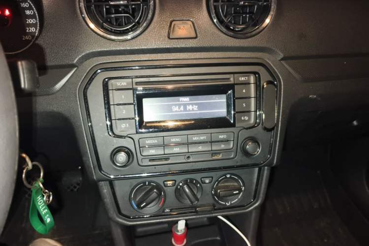 Used Volkswagen Jetta 2019 Dream Edition 1.5L Manual Fashion Version Audio And AC Panel