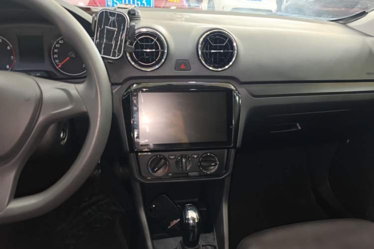 Used Volkswagen Jetta 2019 Dream Edition 1.5L Automatic Fashionable Version Audio And AC Panel