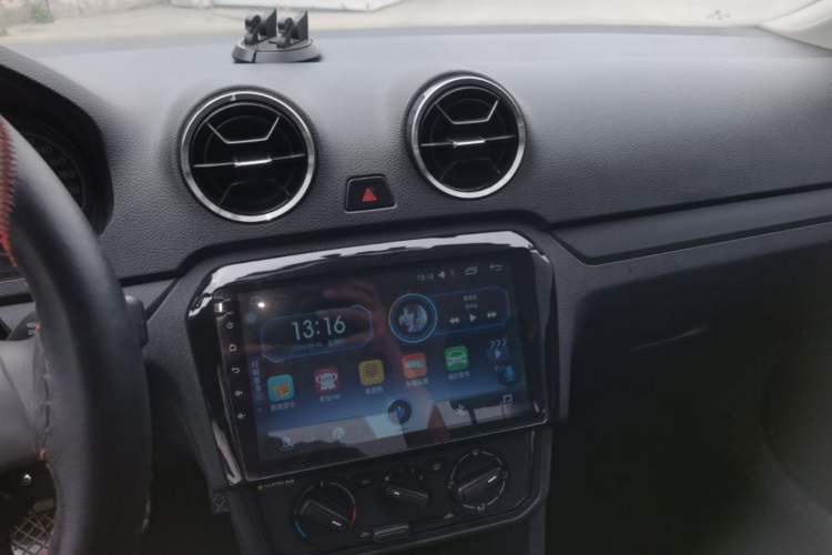 Used Volkswagen Jetta 2019 Dream Edition 1.4L Manual Fashion Version Audio And AC Panel